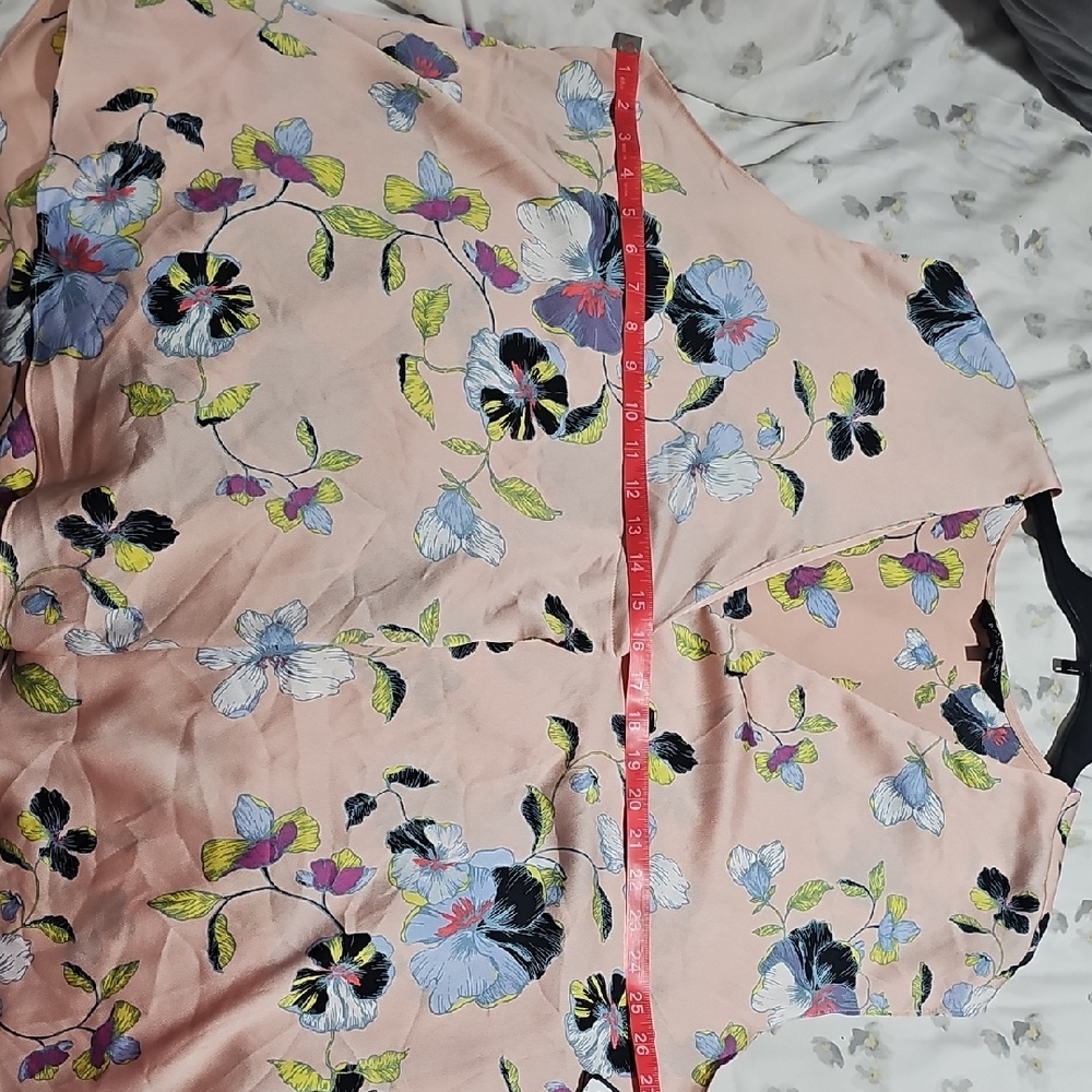 🍀RACHEL Rachel Roy Floral Blouse -pastel Coral Pink and Blue